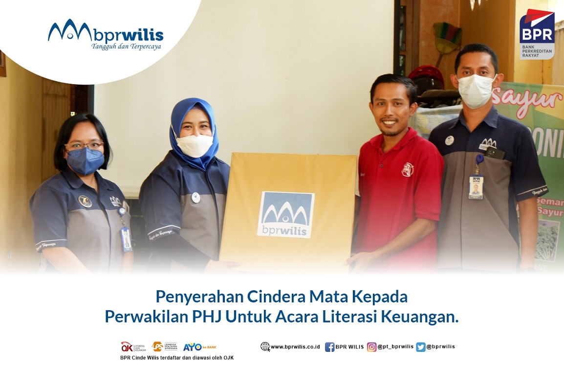Literasi Keuangan Bersama Petani Hidroponik Jember